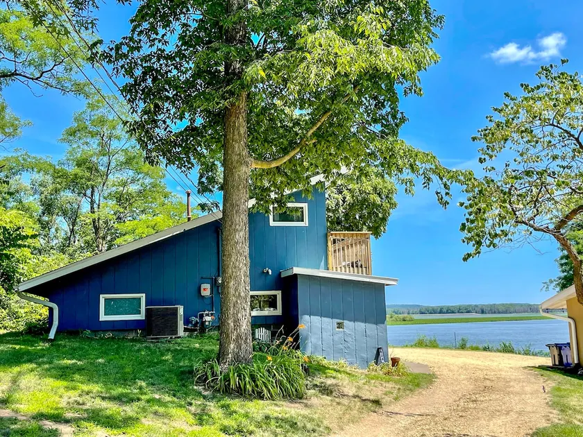 Mississippi River House - Image 1
