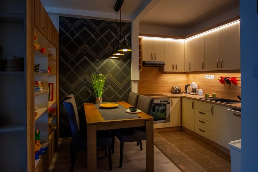 Apartment with private parking-Family residence - Image 1