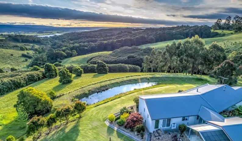 Central Gippsland countryside, spectacular views! - Image 1