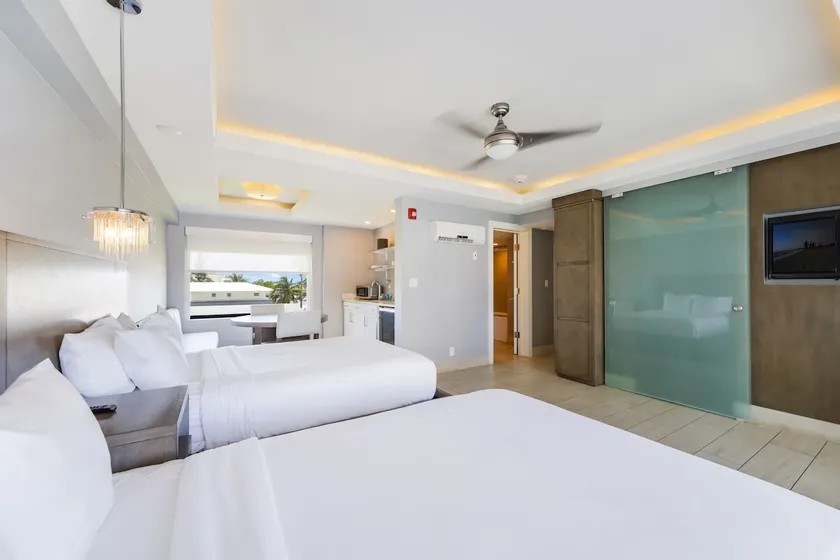 At Mine | Pool Double Suite in Fort Lauderdale - Image 1