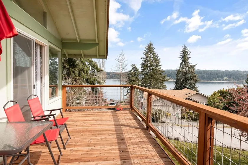 Spacious Family retreat w ocean view, pet-friendly - Image 1