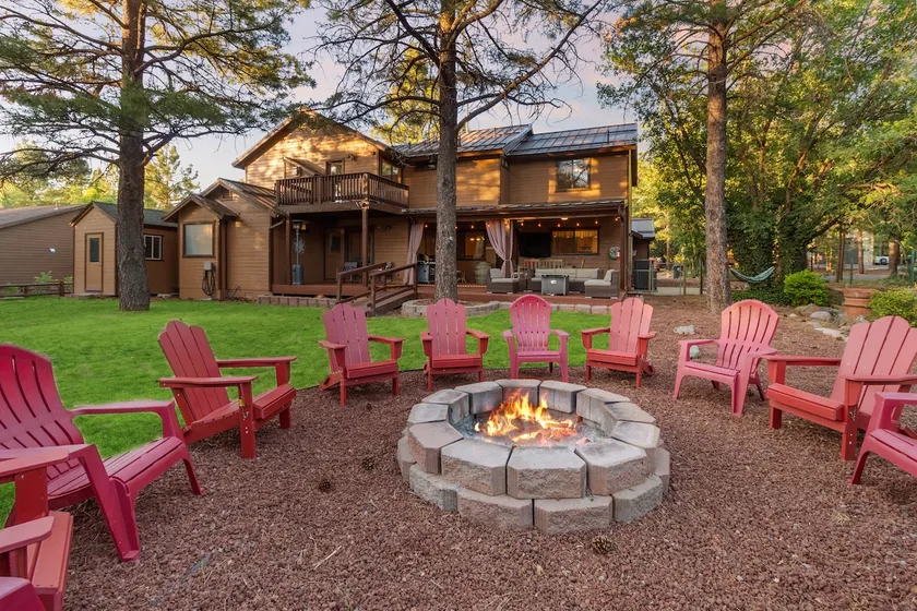 Game room • Theater Room • Playground • Grill - Image 1