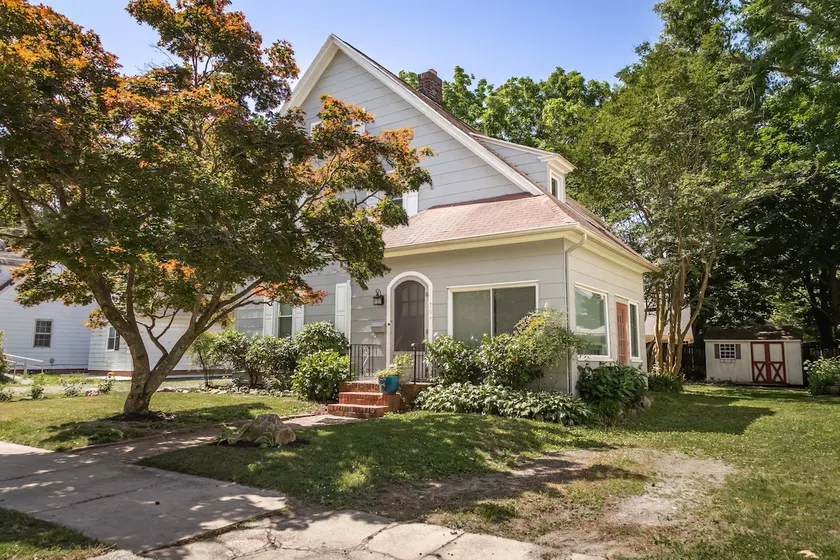 Charming Cottage by the Park & City Zoo - Image 1