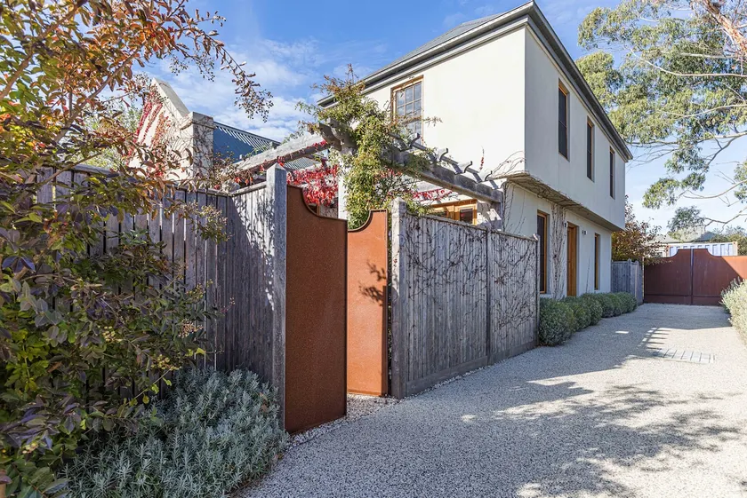 Rochville | 2 Bed | Country Getaway | Dog Friendly - Image 1