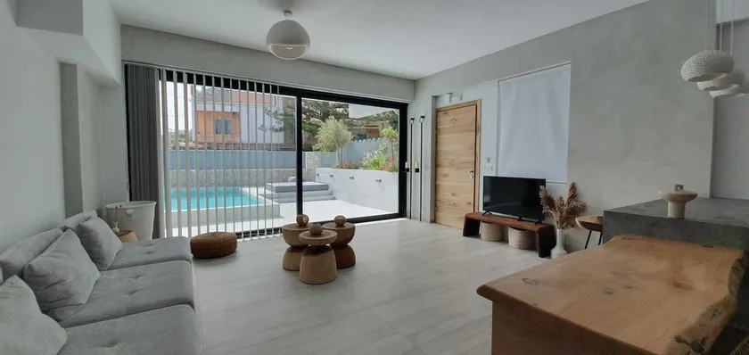 Athos Guesthouse - Image 1