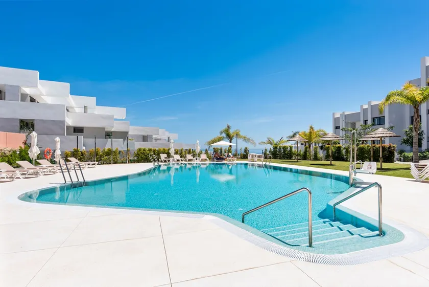 Luxury Seaview Resort Apartment - Image 1