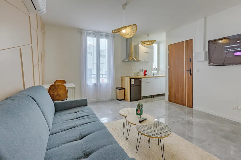 Fully equipped close to Paris - Image 1
