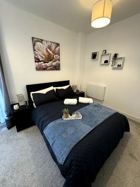 One Bedroom Flat - Image 1