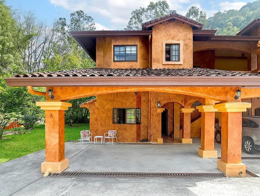 Paradise House, Boquete- hiking, birding, coffee! - Image 1
