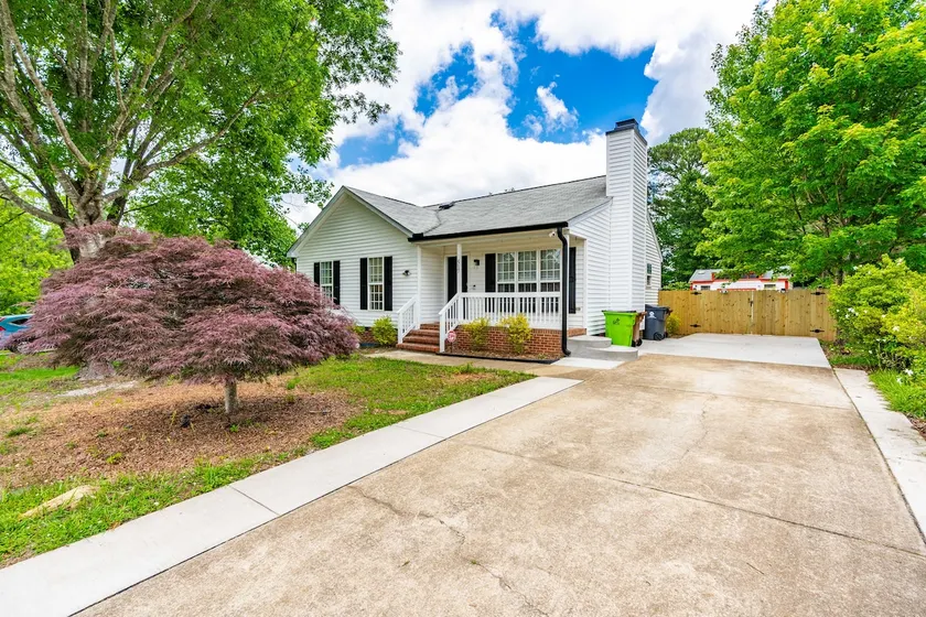 Modern Charm in Holly Springs:New Transformed Home - Image 1