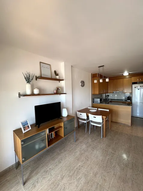 Beachfront apartment - Image 1
