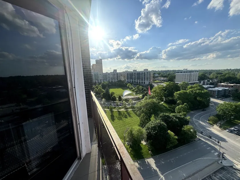 Midtown Condo with Skyline Patio: 2Bed-2Bath - Image 1