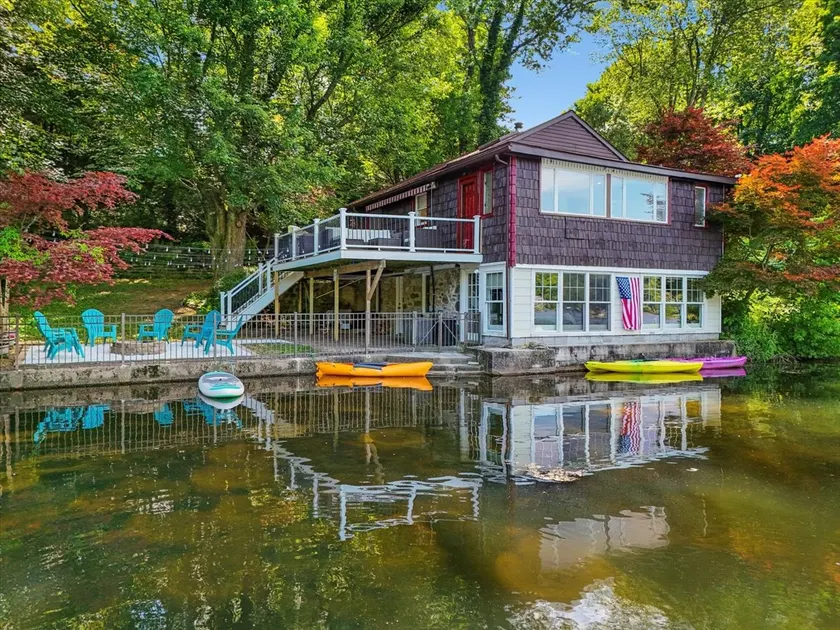 Waterfront Lake House - Image 1