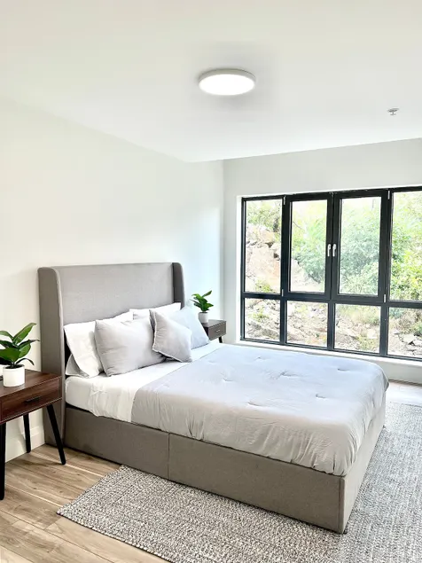 Modern Luxury Apartment in Quincy - Image 1