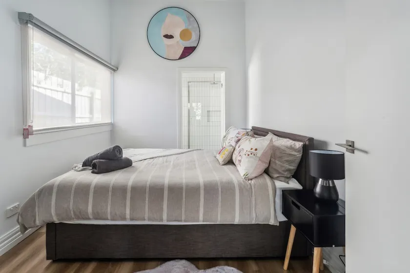 A Modern Coastal Stay in Dromana - Image 1