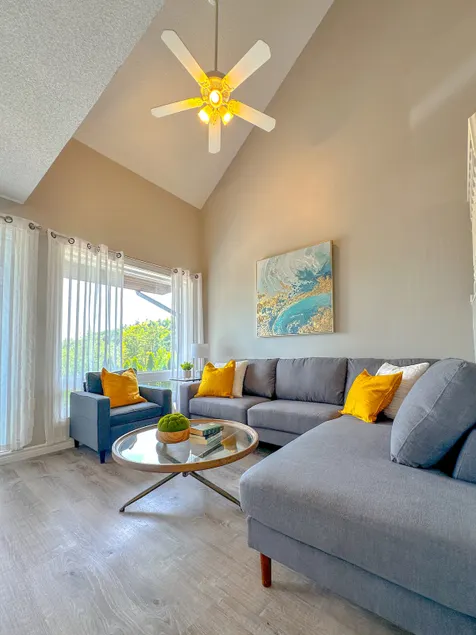 Huntsville Lakeside Ski Chalet - Image 1