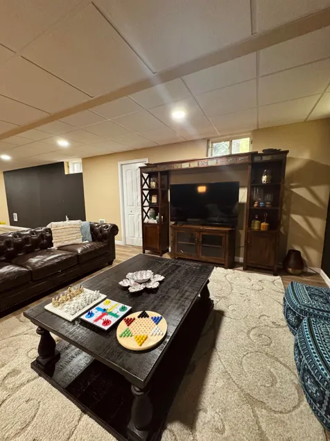 1300 SQ ft basement unit near Outlet Mall, Ursinus - Image 1