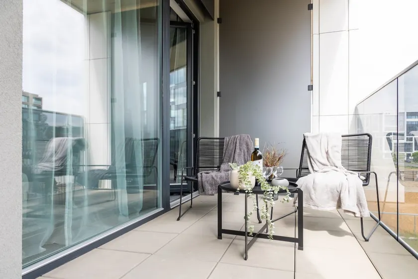 1BDR apt w/ Terrace • AC • 200MB Wifi in Hip Area - Image 1