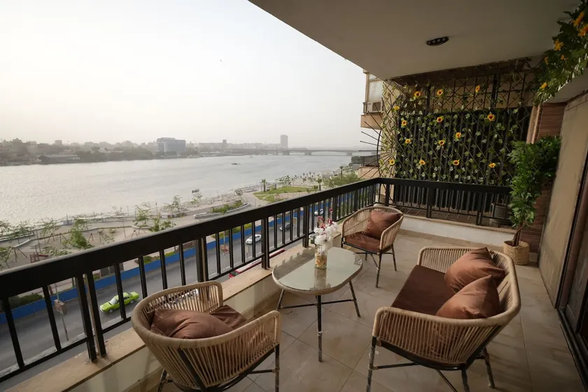 Apartment overlooking the Ahl Masr Walk - Image 1