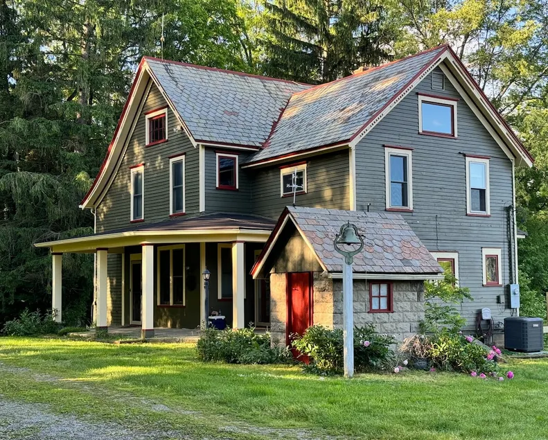 Tom's Farm Country Retreat - Image 1