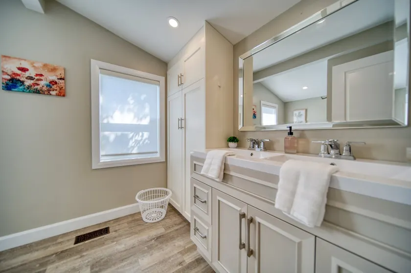 Spacious and Prepared for Workers and Families - Image 1