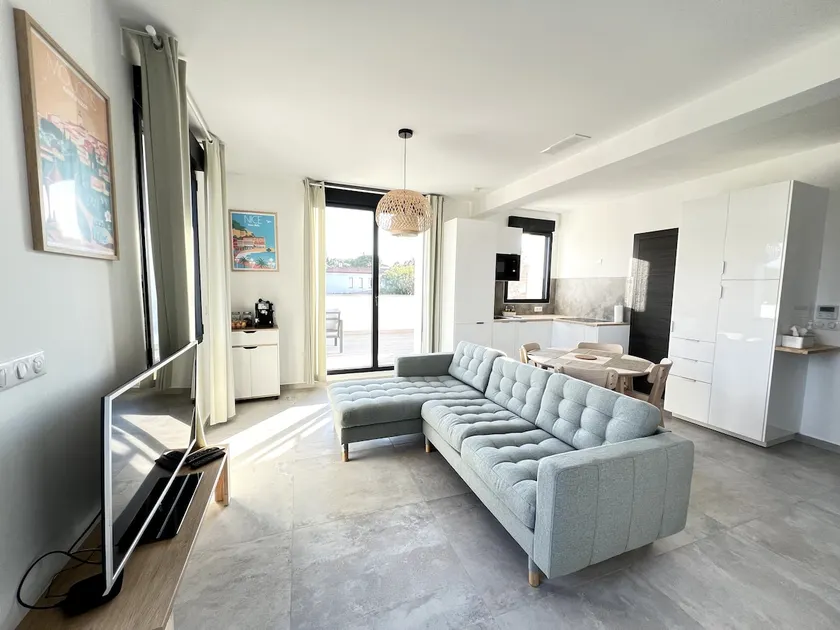 Top of villa - 3 rooms - Terrace - Air conditioning - Image 1
