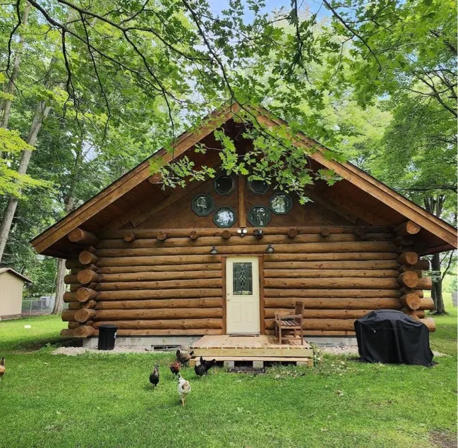 Hobby Farm Cottage - Image 1
