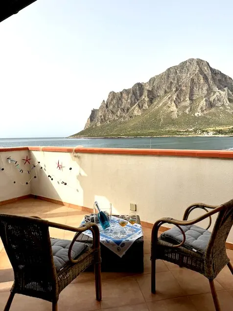 Residence on the Sea at Baia Cornino - Image 1