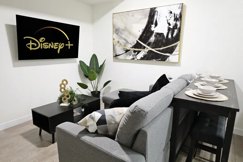 Elegant Escape w/King Bed|Long Stays|WEM|Disney+ - Image 1