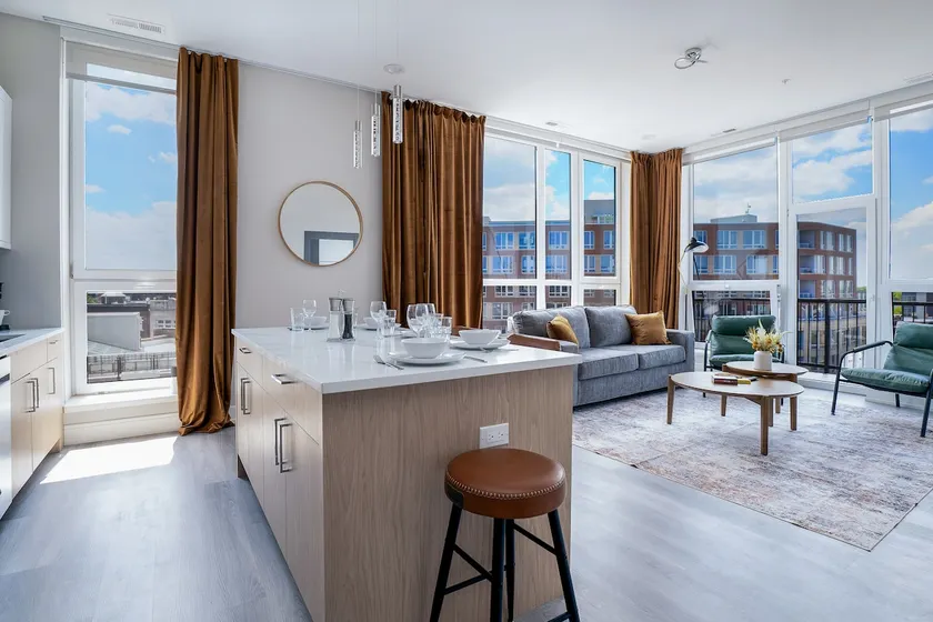 Cozy City Loft • Skyline Views • Free P + Rooftop - Image 1