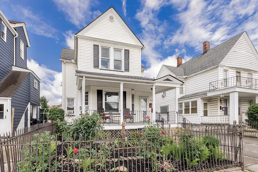 Gem in the heart of Little Italy! 3BR-DN - Image 1