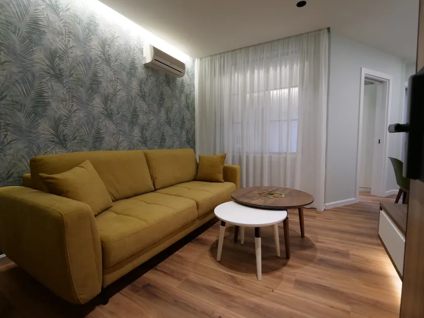 Xhoni Seaside Apartments B - Image 1