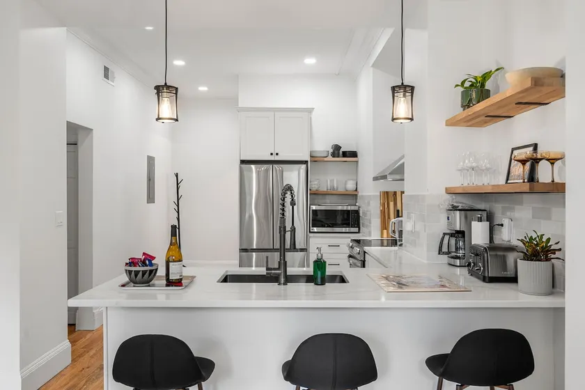 Bright Brownstone Condo - Terrace+ParkView - Image 1