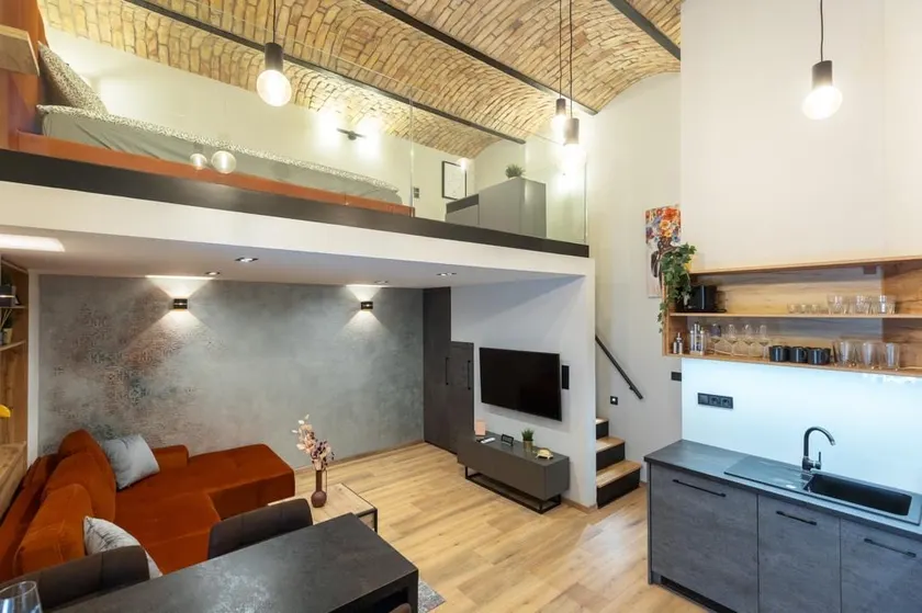Parliament Dream Apartment! - Image 1