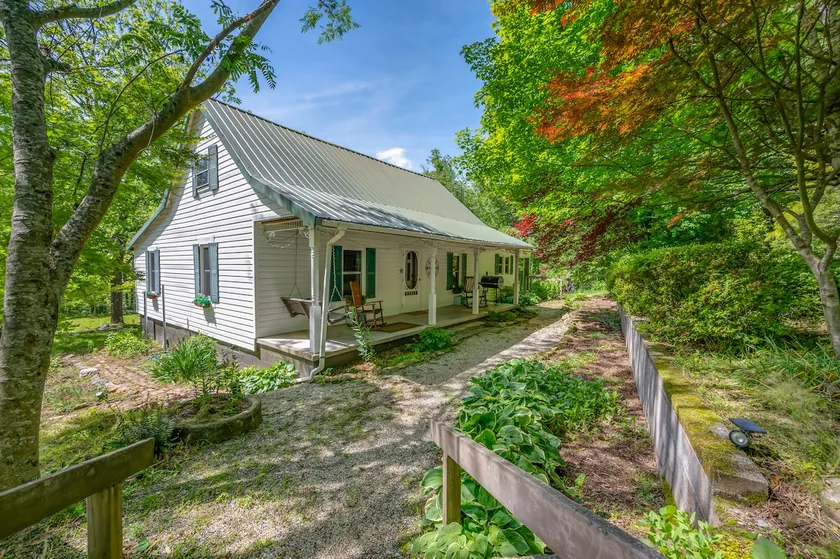 Grassy Creek Cottage ~ 5 min. from Chimney Rock! - Image 1