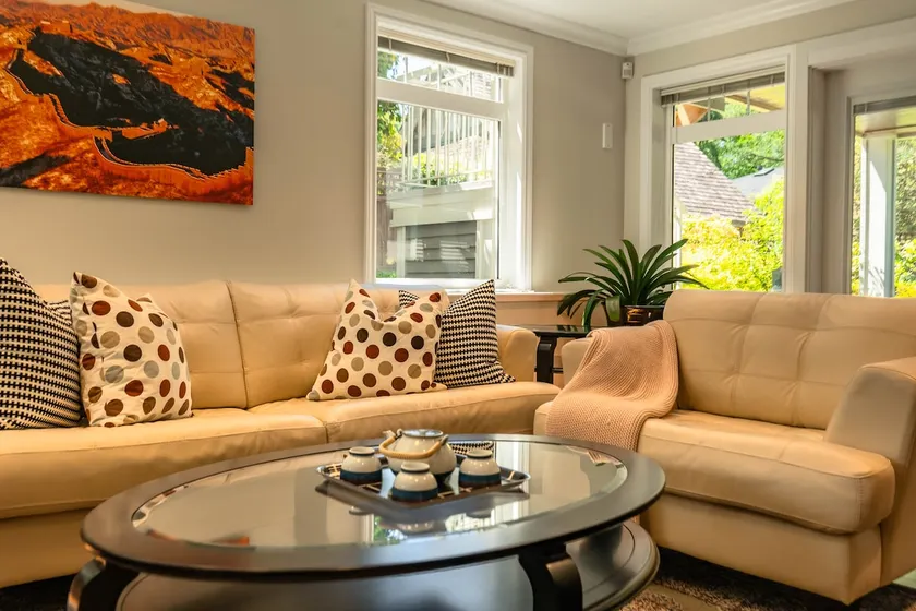 Charming Garden Suite | UBC, YVR & Downtown - Image 1