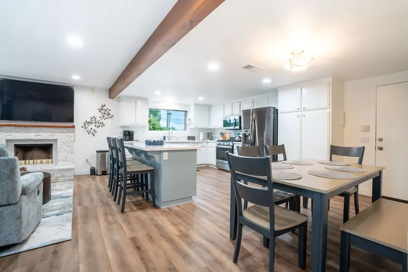 Entire Home, Newly Remodeled - Image 1