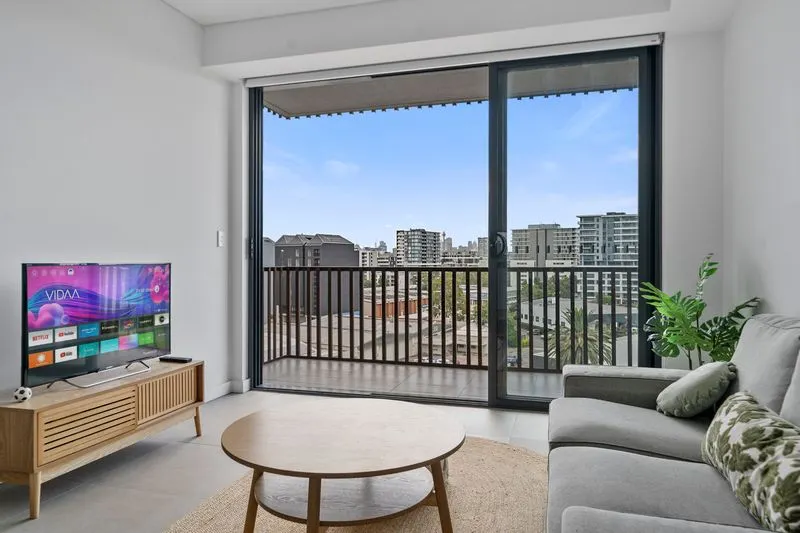 1BR | Free Parking | 8 mins walk to Woolworths - Image 1