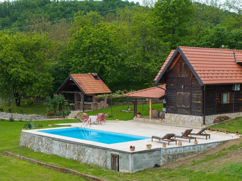 Brezov Grad Vila za izdavanje Uzicko selo - Image 1