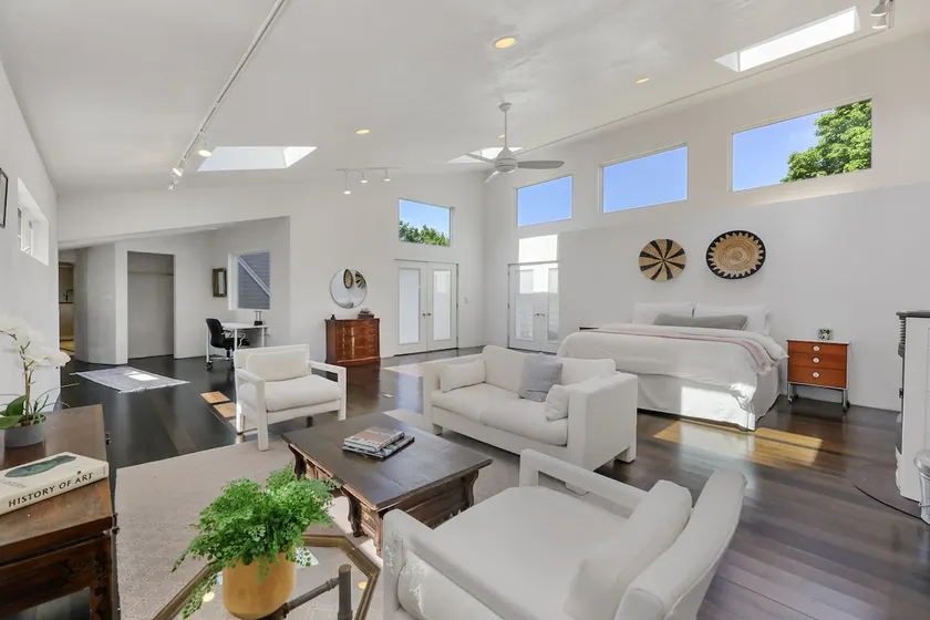 Ridgeview Retreat | Valley Views • Sleeps 6 - Image 1