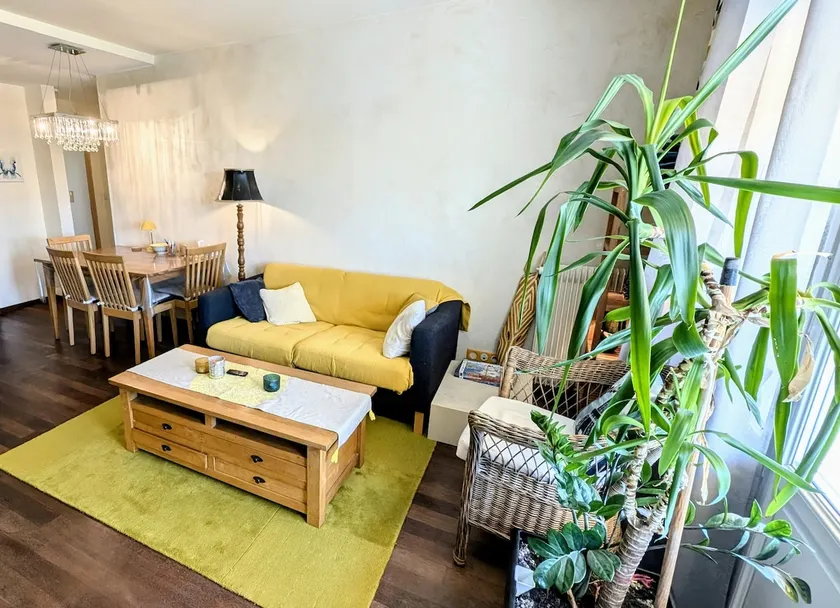 2 bedroom apartment, balcony with beautiful unobstructed view - Image 1