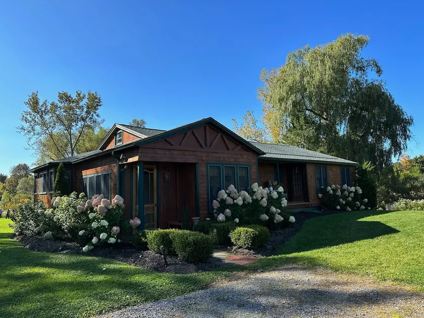 Bungalow Retreat in Skaneateles - Image 1