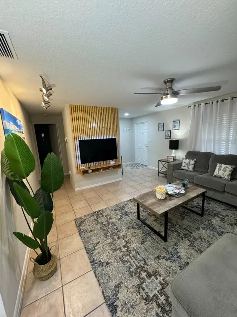 Beach House with jacuzzi near AnnaMariaIsland - Image 1
