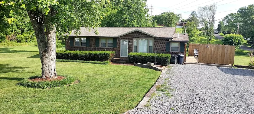 Cozy Home in the Valley- 20 min to Nashville - Image 1