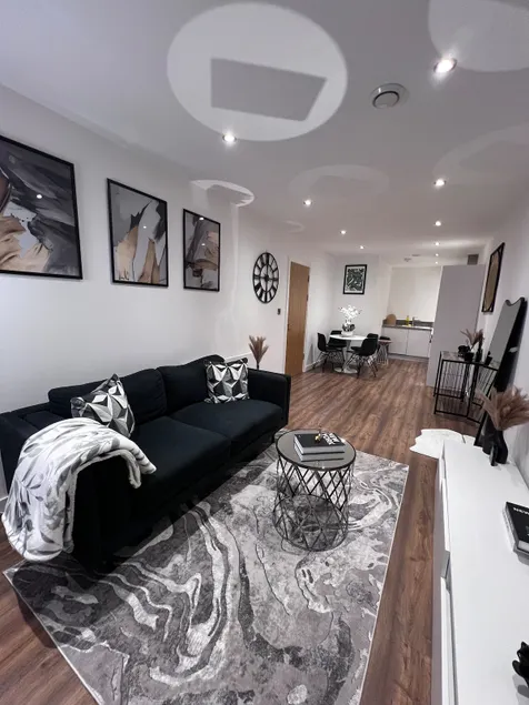 Apartment-Private Bathroom - Image 1