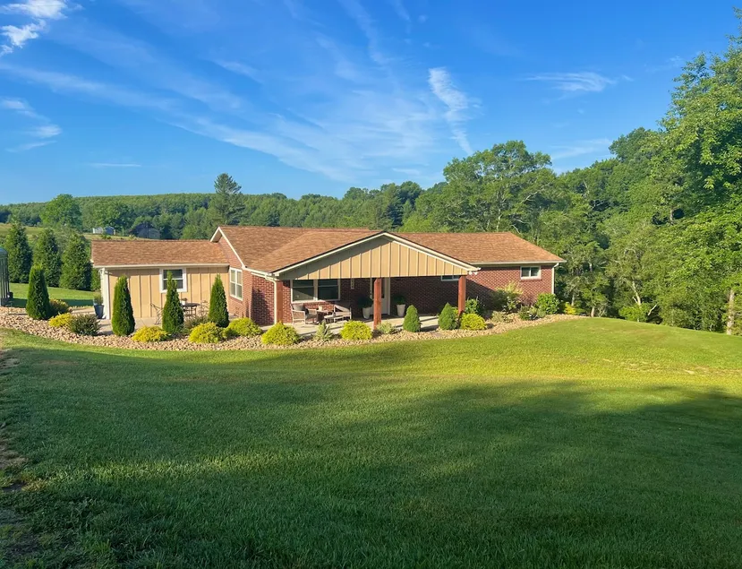 Brush Creek Cottage - Image 1
