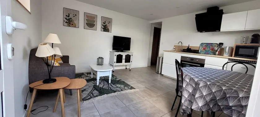 2 rooms with a terrace - Image 1