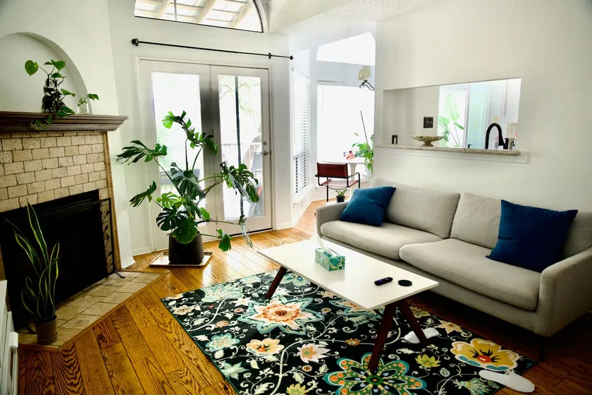 Charming Bright Airy Retreat Near All Attractions - Image 1