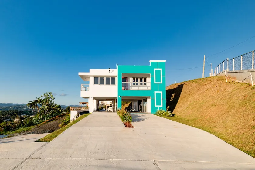 Home for 10 with Pool and Solar Panels in Caguas! - Image 1