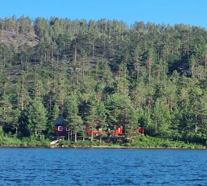 Cabin near Jettegrytene in Nissedal. - Image 1